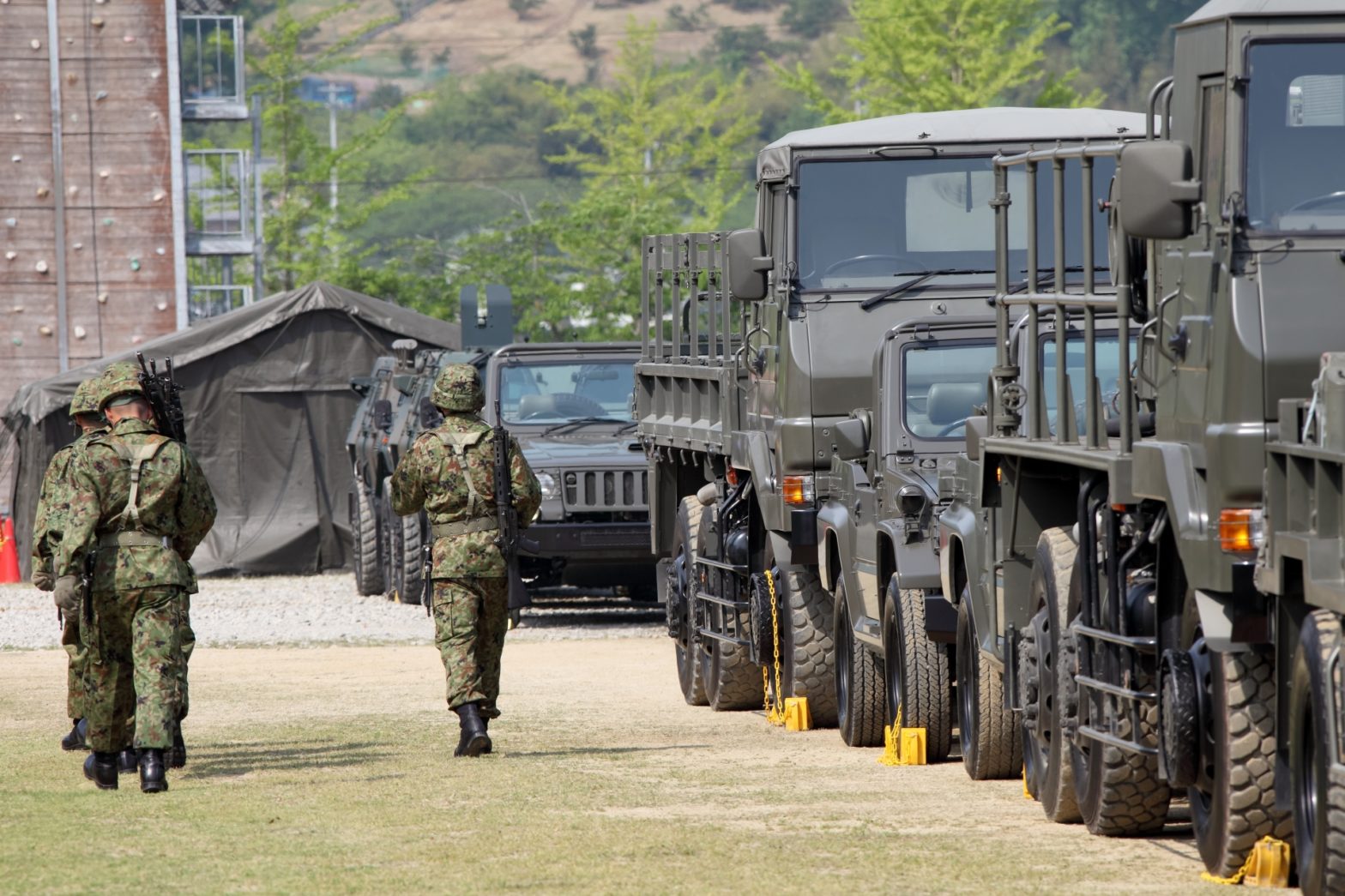 防衛関連