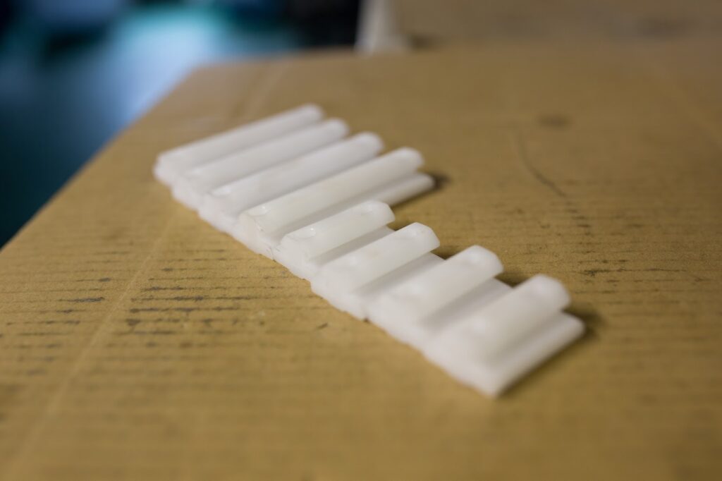 樹脂の精密加工とは?活用例や方法別の特徴を紹介